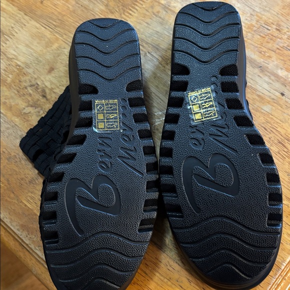 Bernie Mev Black Woven Wedge Sandals - Picture 5 of 5